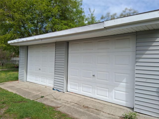 8285 Pilgrim, Washington Township, MI 48094