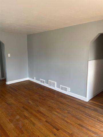 8285 Pilgrim, Washington Township, MI 48094