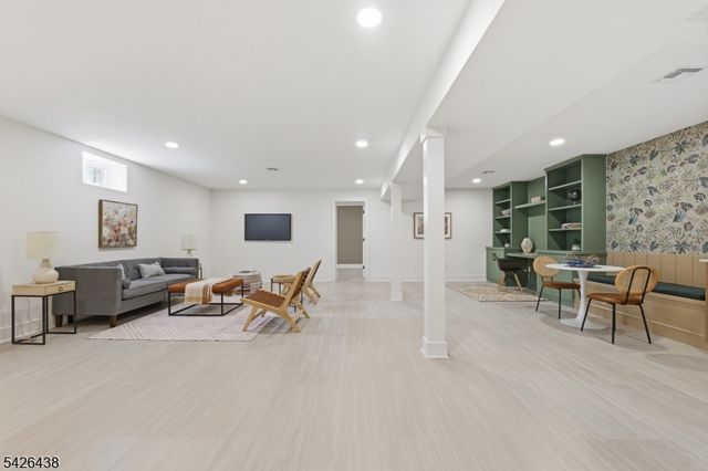 11 Cobane Ter, West Orange Twp., NJ 07052