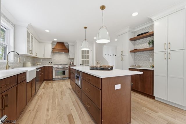 11 Cobane Ter, West Orange Twp., NJ 07052