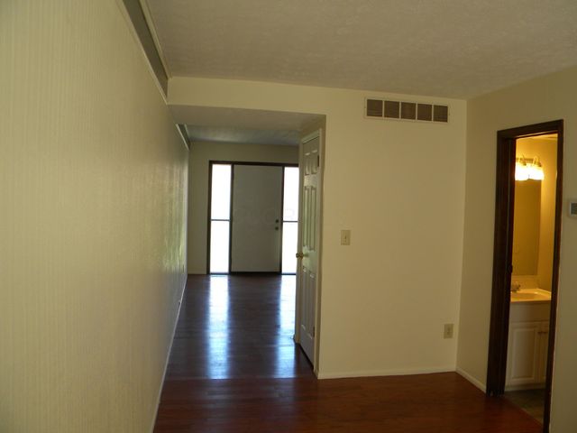 501 Clairbrook Avenue, JG8, Columbus, OH 43228