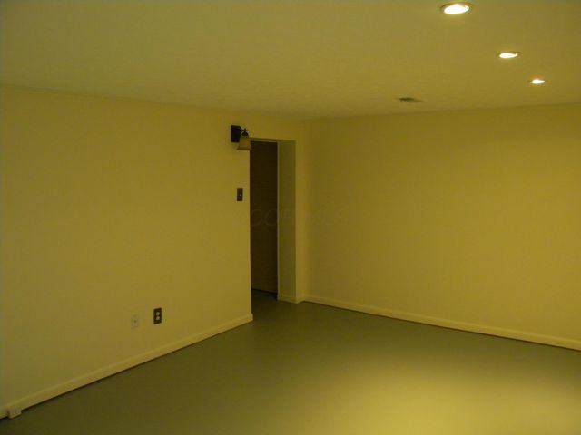 501 Clairbrook Avenue, JG8, Columbus, OH 43228