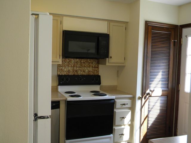 501 Clairbrook Avenue, JG8, Columbus, OH 43228