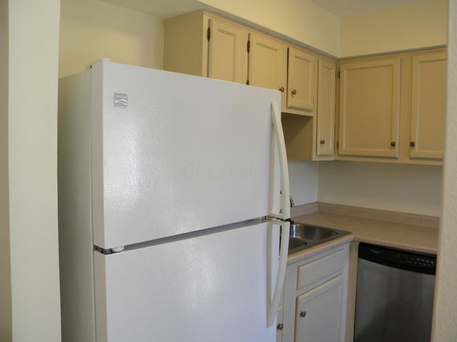 501 Clairbrook Avenue, JG8, Columbus, OH 43228