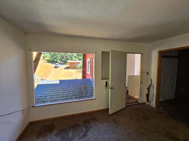 80000 & 80010 Ebert Lane, Garberville, CA 95542