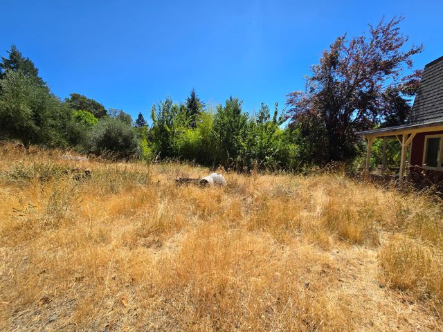 80000 & 80010 Ebert Lane, Garberville, CA 95542