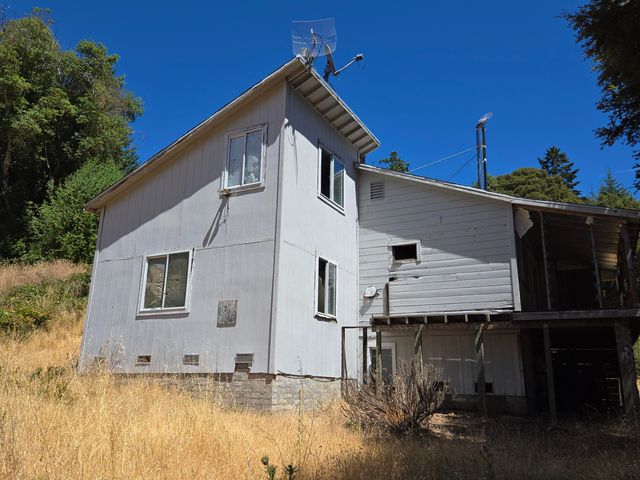 80000 & 80010 Ebert Lane, Garberville, CA 95542