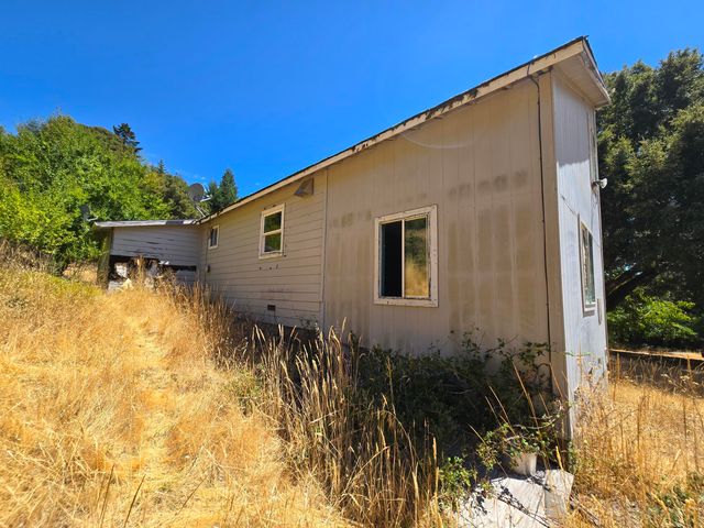 80000 & 80010 Ebert Lane, Garberville, CA 95542