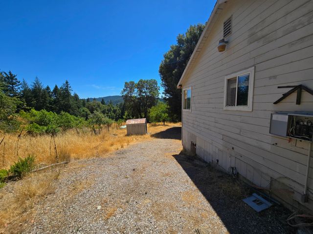 80000 & 80010 Ebert Lane, Garberville, CA 95542
