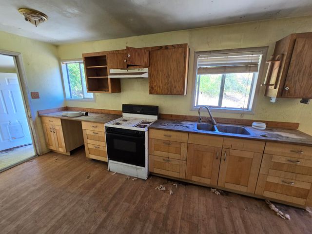 80000 & 80010 Ebert Lane, Garberville, CA 95542