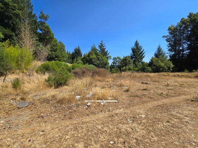 80000 & 80010 Ebert Lane, Garberville, CA 95542