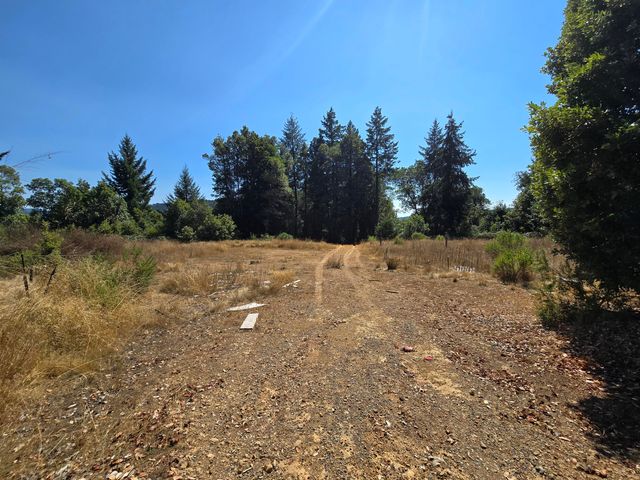 80000 & 80010 Ebert Lane, Garberville, CA 95542