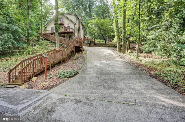 8140 MICHAUX DRIVE, Fayetteville, PA 17222