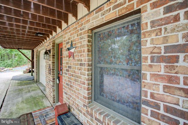8140 MICHAUX DRIVE, Fayetteville, PA 17222