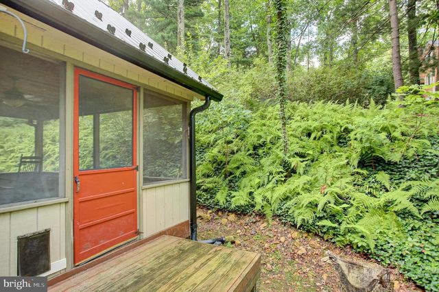 8140 MICHAUX DRIVE, Fayetteville, PA 17222
