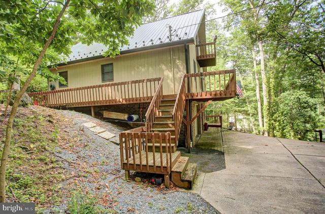 8140 MICHAUX DRIVE, Fayetteville, PA 17222