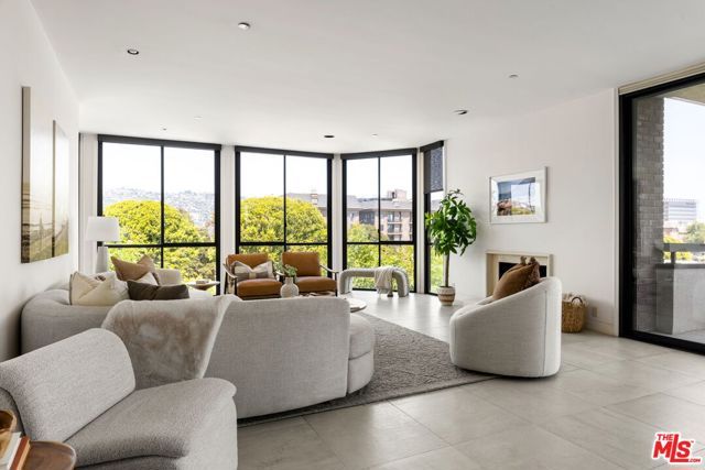 300 N Swall Drive 307, Beverly Hills, CA 90211