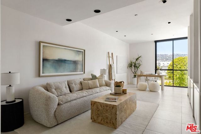 300 N Swall Drive 307, Beverly Hills, CA 90211
