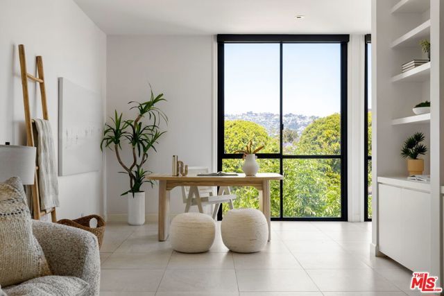 300 N Swall Drive 307, Beverly Hills, CA 90211