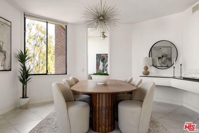 300 N Swall Drive 307, Beverly Hills, CA 90211
