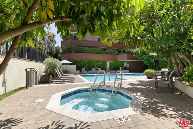 300 N Swall Drive 307, Beverly Hills, CA 90211