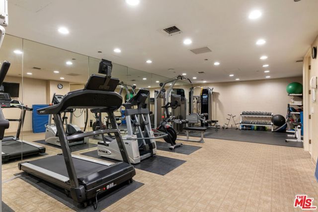 300 N Swall Drive 307, Beverly Hills, CA 90211