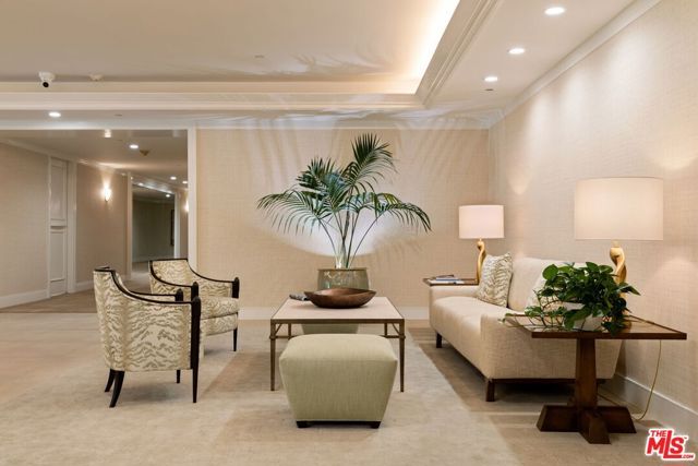 300 N Swall Drive 307, Beverly Hills, CA 90211