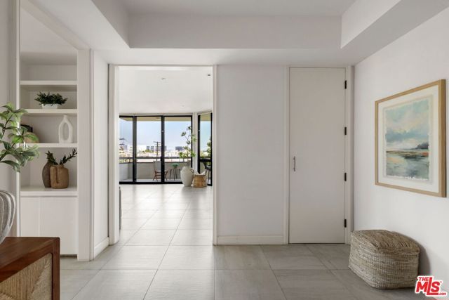 300 N Swall Drive 307, Beverly Hills, CA 90211