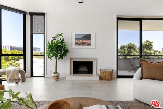 300 N Swall Drive 307, Beverly Hills, CA 90211