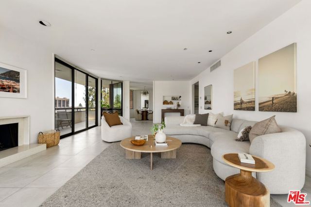 300 N Swall Drive 307, Beverly Hills, CA 90211