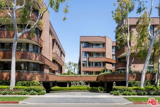 300 N Swall Drive 307, Beverly Hills, CA 90211