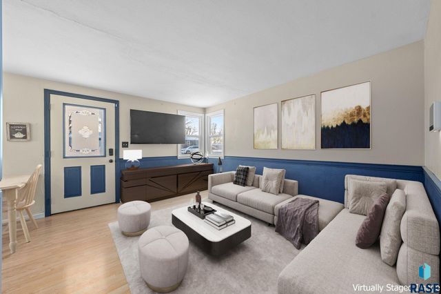 3300 E 15th St Street, Sioux Falls, SD 57103