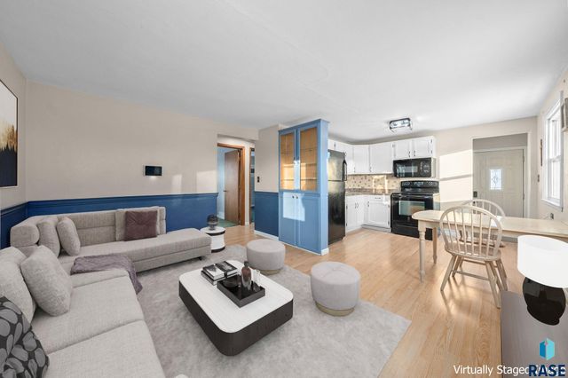 3300 E 15th St Street, Sioux Falls, SD 57103