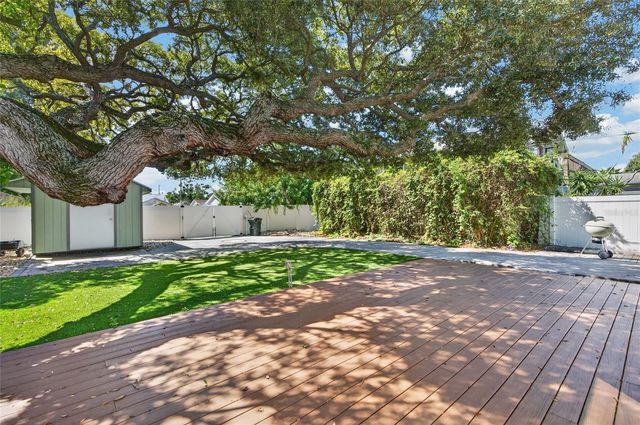 2138 7TH AVENUE N, St Petersburg, FL 33713