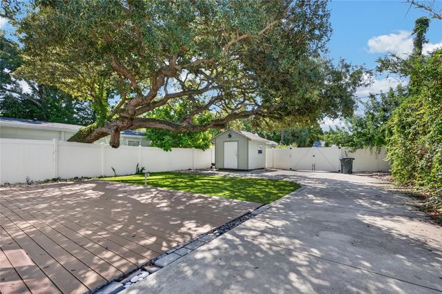 2138 7TH AVENUE N, St Petersburg, FL 33713