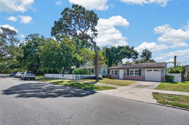 2138 7TH AVENUE N, St Petersburg, FL 33713
