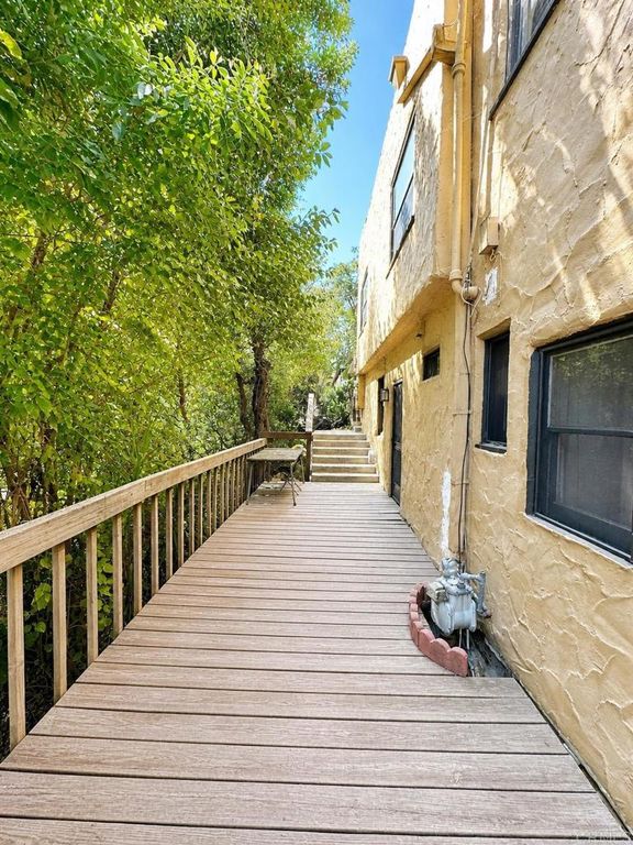 Image 12 of property listing at 3211 Menlo, San Diego, CA 92105
