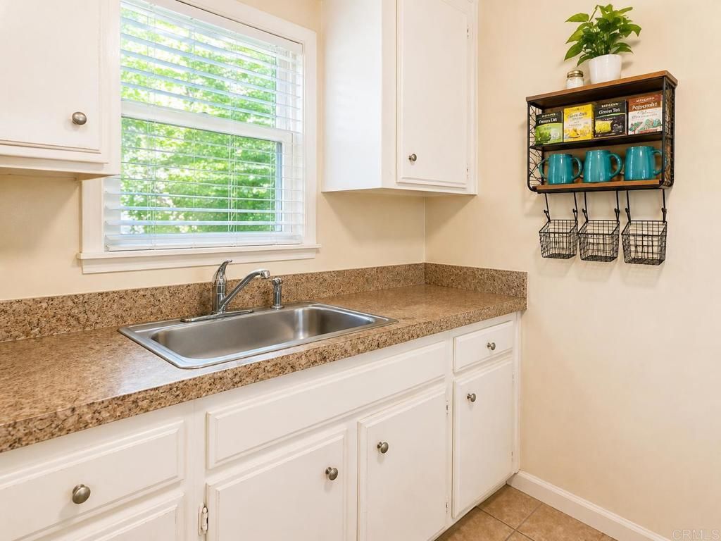 Image 4 of property listing at 3211 Menlo, San Diego, CA 92105