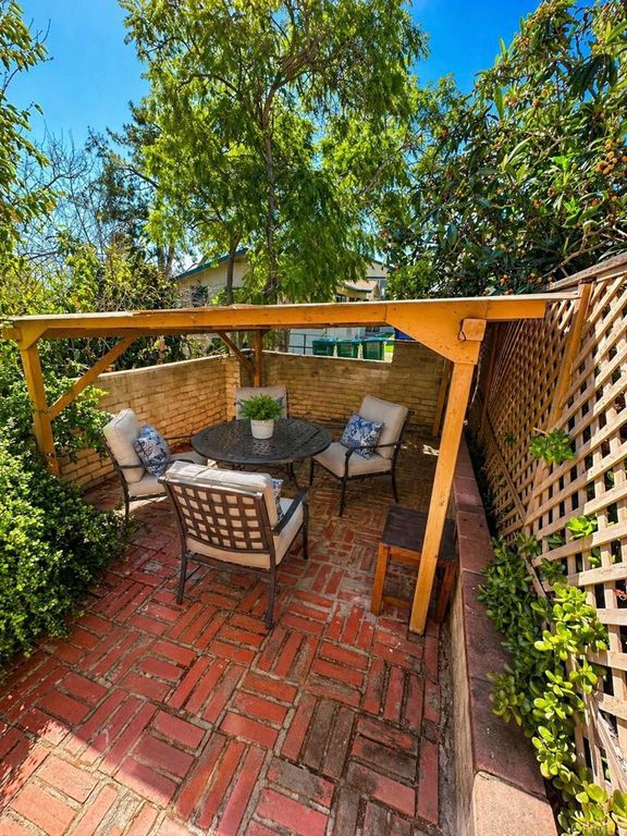Image 9 of property listing at 3211 Menlo, San Diego, CA 92105