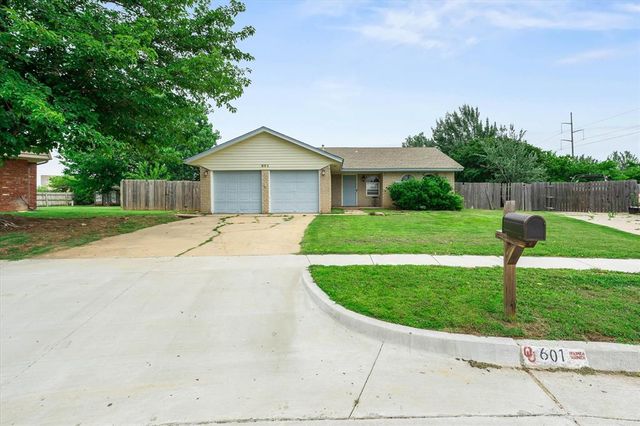 601 SW 27th Street, Moore, OK 73160
