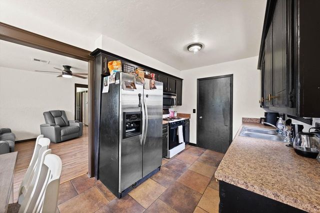 601 SW 27th Street, Moore, OK 73160