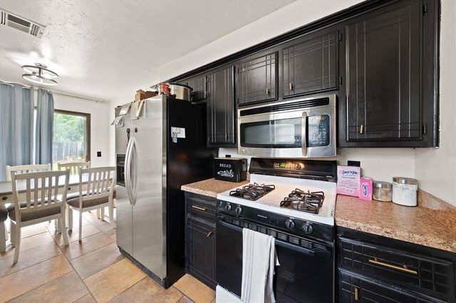 601 SW 27th Street, Moore, OK 73160