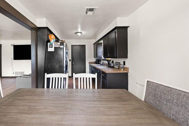 601 SW 27th Street, Moore, OK 73160