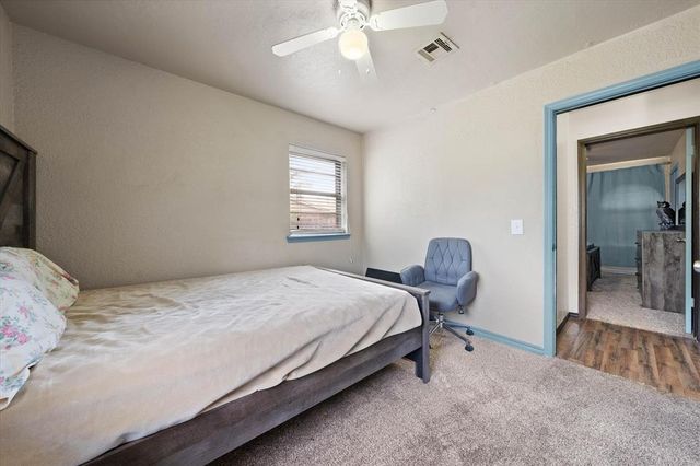 601 SW 27th Street, Moore, OK 73160