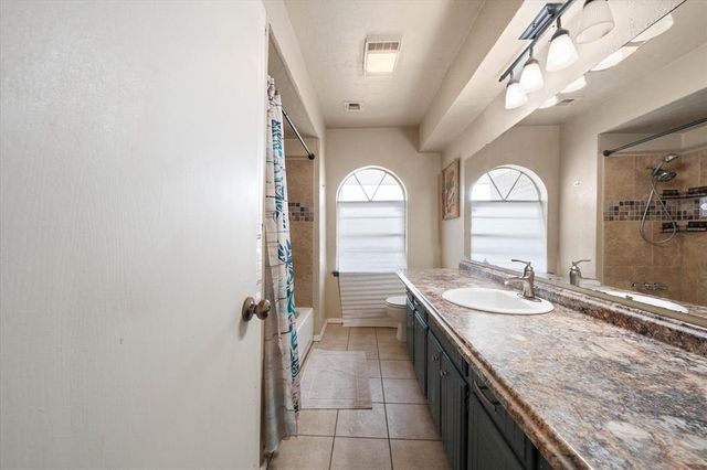 601 SW 27th Street, Moore, OK 73160