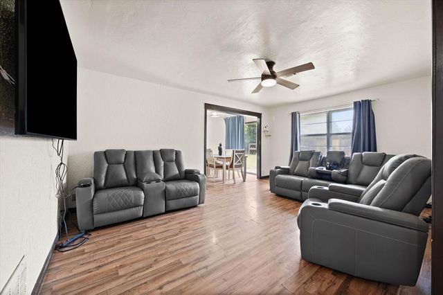601 SW 27th Street, Moore, OK 73160