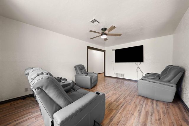 601 SW 27th Street, Moore, OK 73160