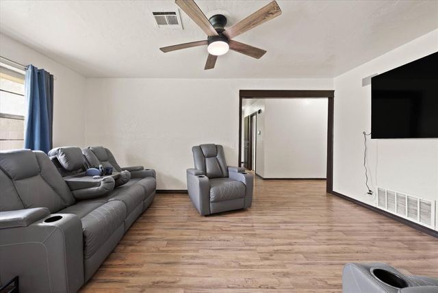 601 SW 27th Street, Moore, OK 73160