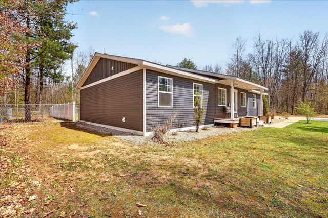 20392 Gates Road, Howard City, MI 49329