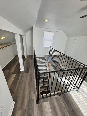 12010 Lakepointe Street, Detroit, MI 48224